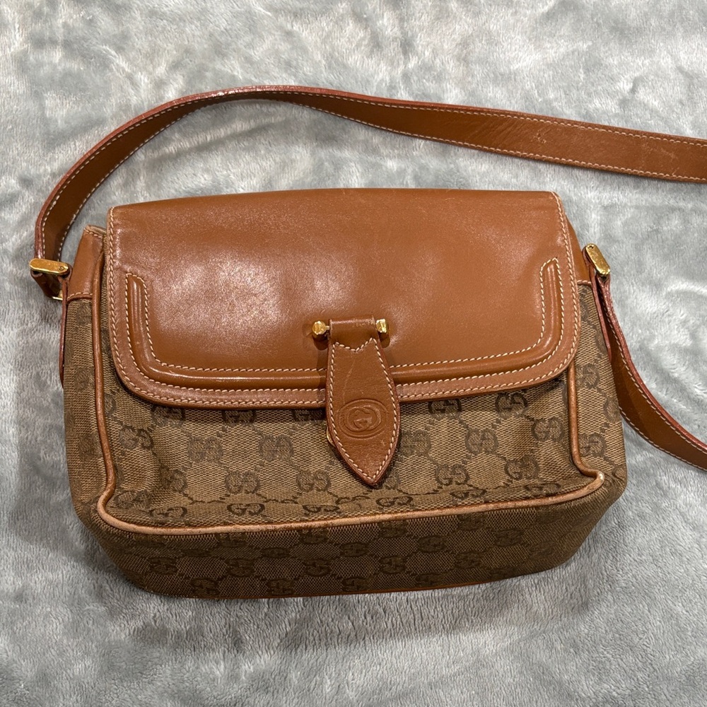 Vintage Gucci crossbody